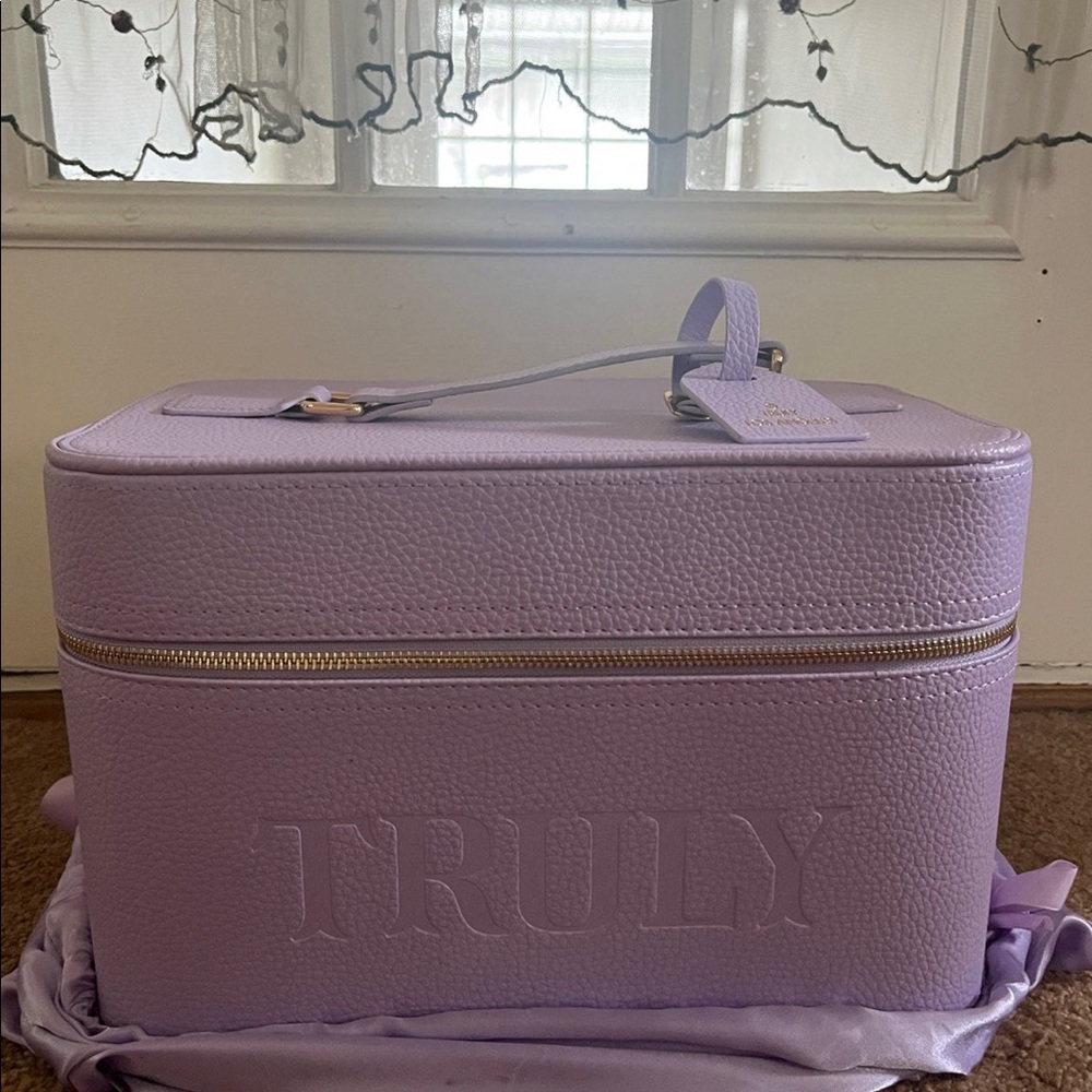 Truly Amalfi luxury travel trunk